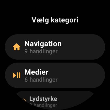 Handlingskategorier på smartwatch-fjernbetjeningen til TV: Navigation, Medier, Lydstyrke