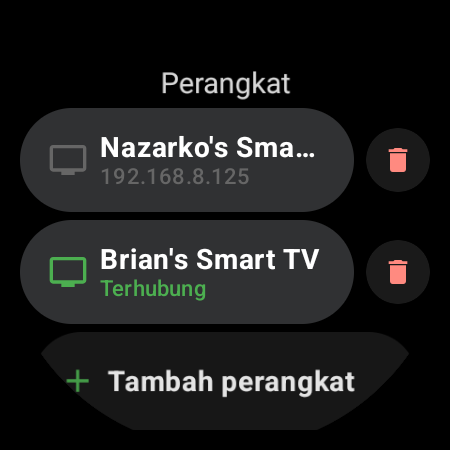 Daftar Perangkat TV Remote di jam tangan Wear OS yang menampilkan dua Android TV terpasang — satu terhubung (hijau), satu lagi tersimpan dengan IP-nya — dan baris “Tambah perangkat”