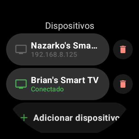 Lista de Dispositivos do TV Remote em um relógio Wear OS com duas Android TVs pareadas — uma conectada em verde, outra salva pelo IP — e a linha Adicionar dispositivo