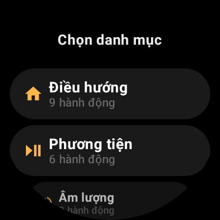 Danh mục thao tác của ứng dụng điều khiển TV cho đồng hồ thông minh: Điều hướng, Phương tiện, Âm lượng